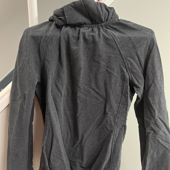 Lululemon Sweatshirt - Picture 4 of 6